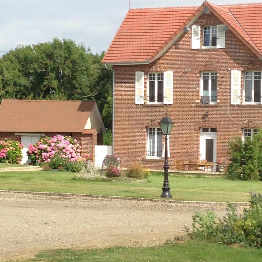La Maison D'Amis Auneuil Luaran gambar