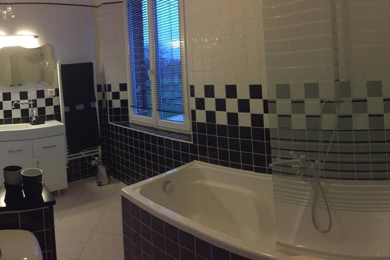 La Maison D'Amis Auneuil Luaran gambar